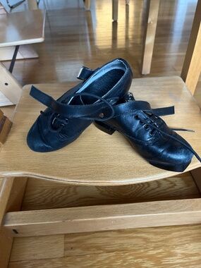 Antonio Pacelli Irish Dance Heavy Shoes, Size 1 ****